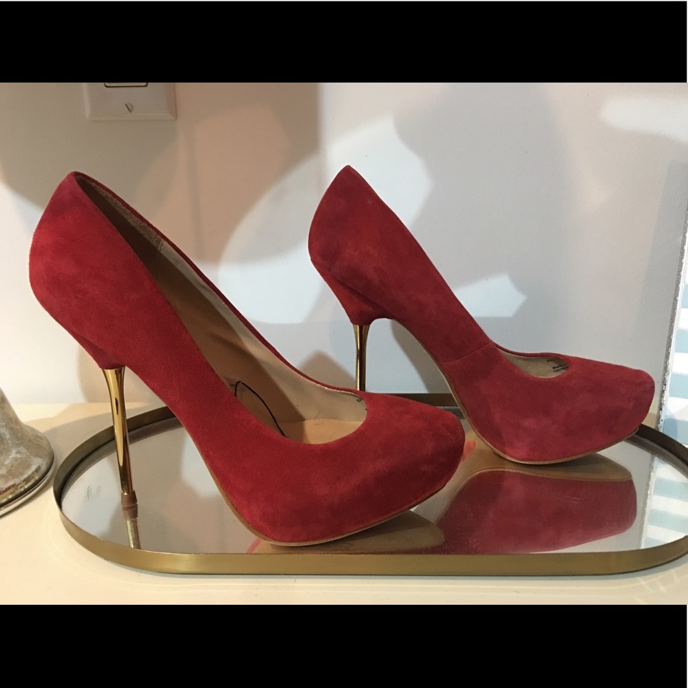 new Zara red suede pumps w/ gold metal heels